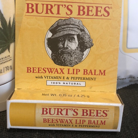 Burts Bees Clean Skincare Bundle - Picture 3 of 5